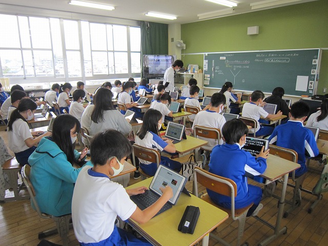 小学社会 6年 [社会 608] | 池野 範男, 的場 正美, 安野 功