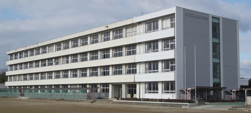 久居東中学校校舎