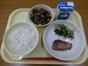 給食