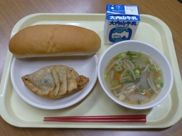 給食