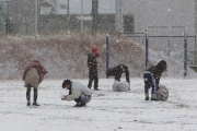 雪玉づくり